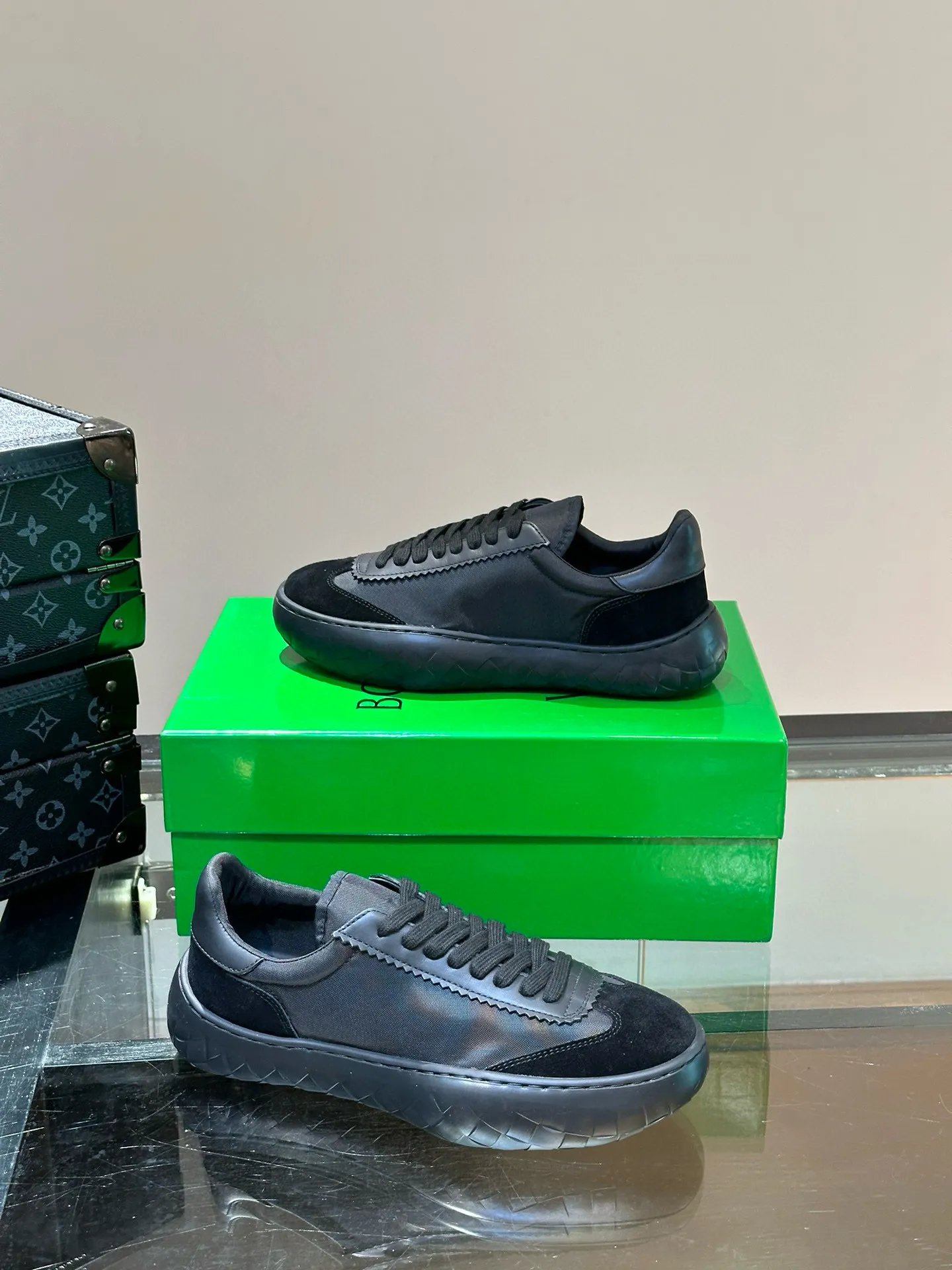Factory price: 438💰BV/Bottega Veneta🆕New men's moral training sneakers, made of Sneaker technology nylon and suede, inspired by retro basketball shoes, a new interpretation of classic sneakers, a light, comfortable and breathable summer must-have item, the soles are made of classic woven texture, super recognizable, nylon suede stitching, full of texture! Size: 38-44, (45 customized)